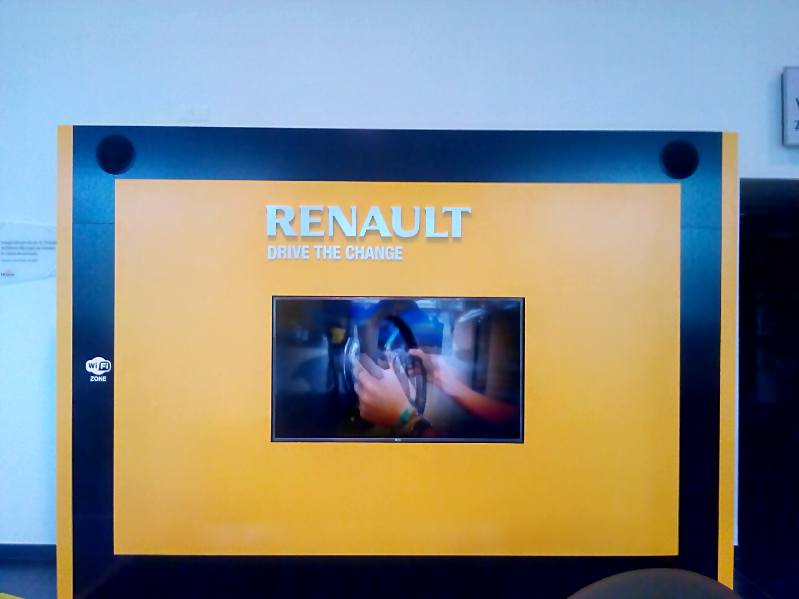 RENAULT